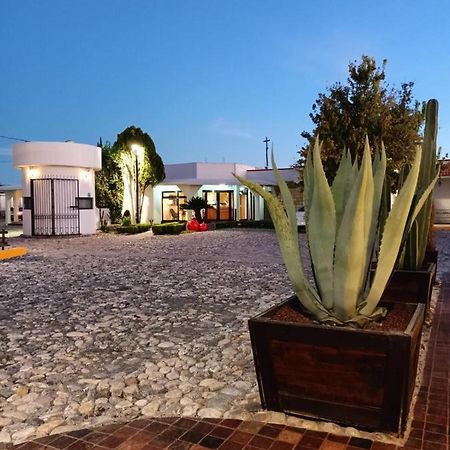 Hotel Mina Real Cedral Bagian luar foto
