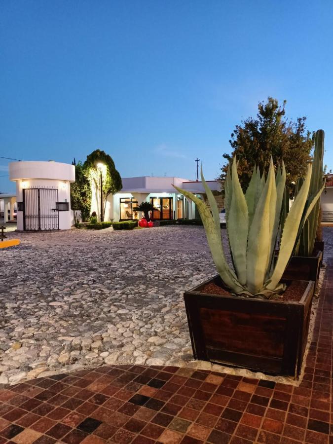 Hotel Mina Real Cedral Bagian luar foto