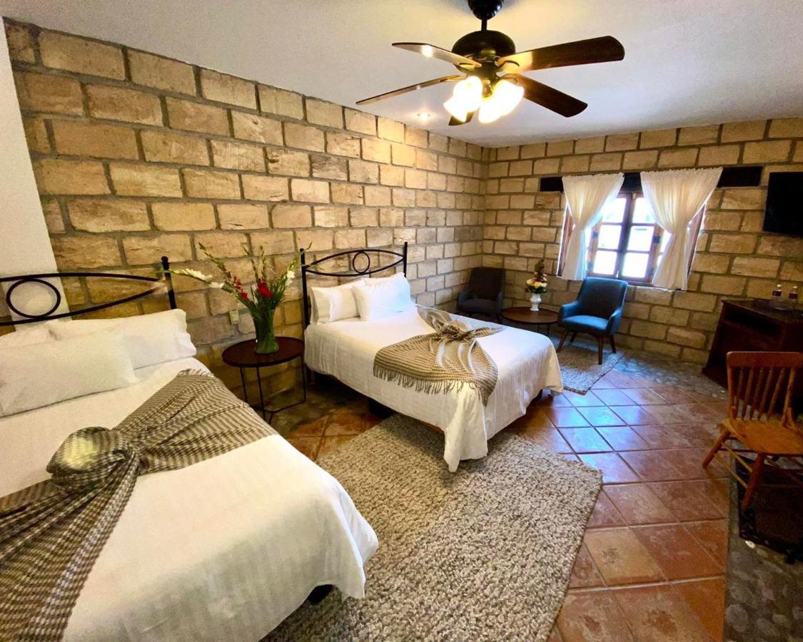 Hotel Mina Real Cedral Bagian luar foto