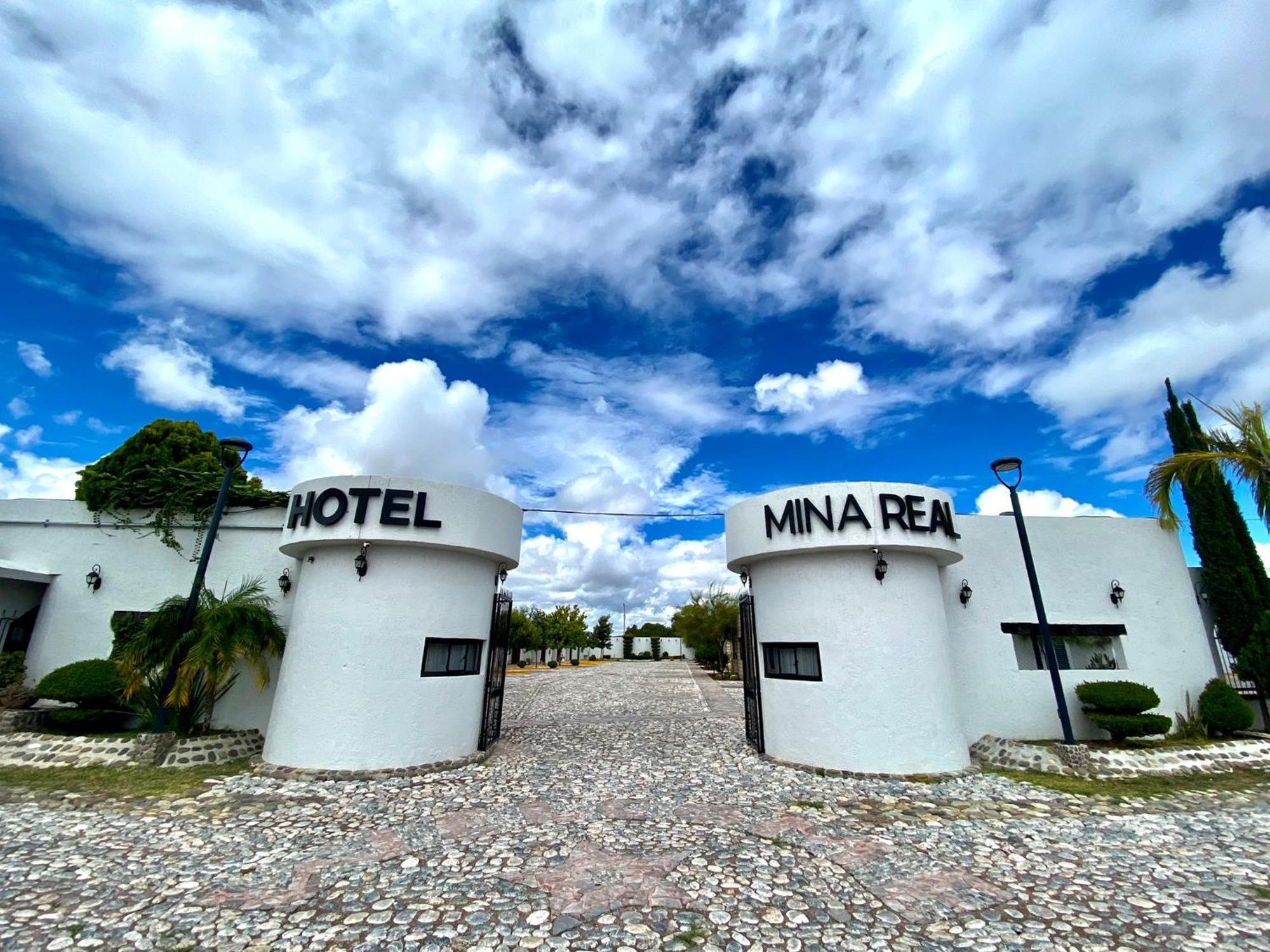 Hotel Mina Real Cedral Bagian luar foto